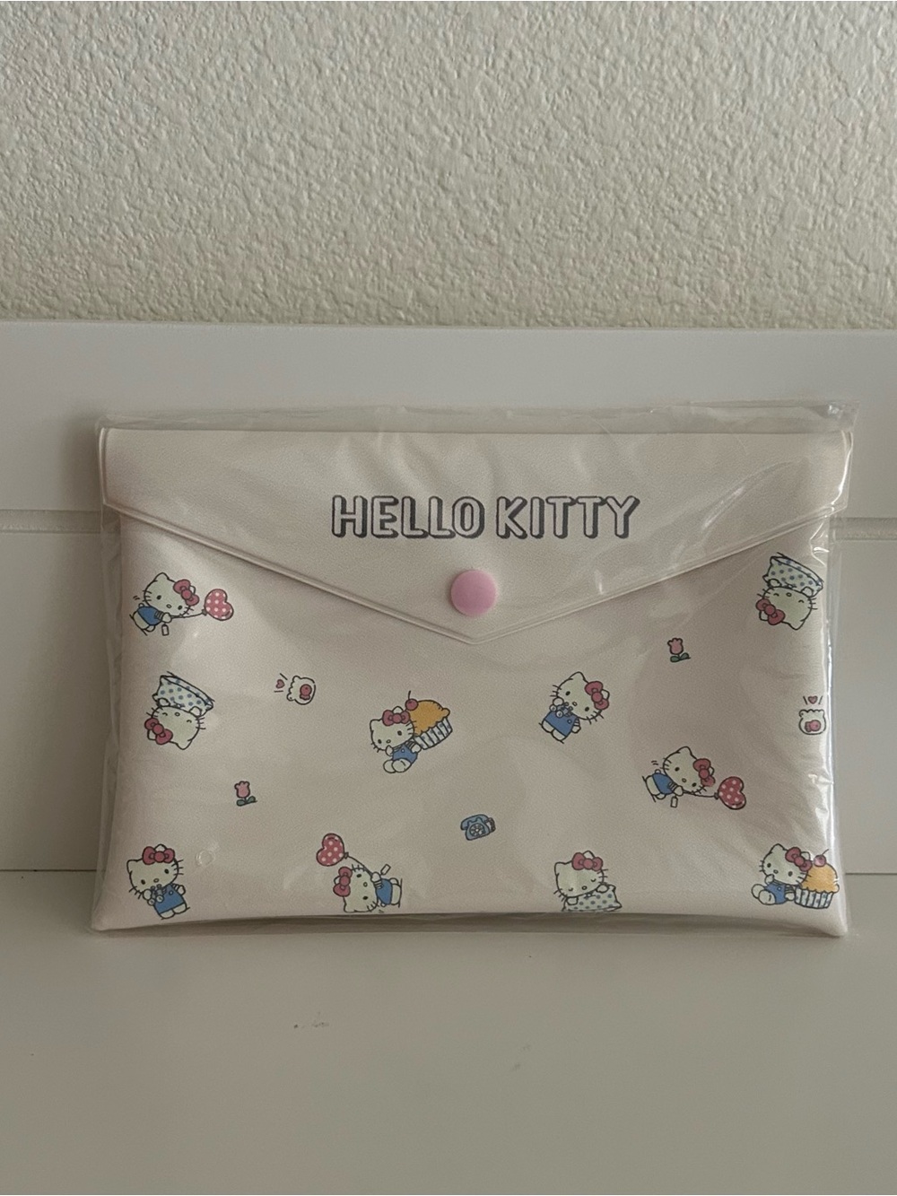 Hello Kitty Pouch Set - Picture 2 of 5